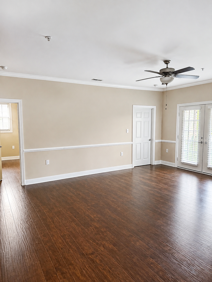 310 Gallery Dr #101 - Photo 3 of 18