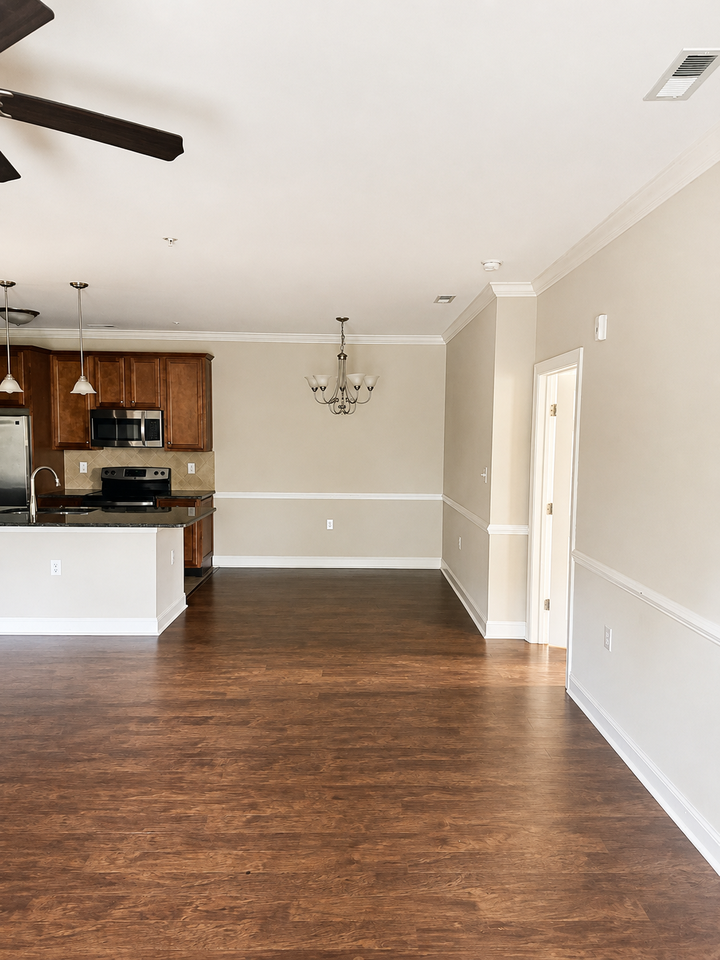 310 Gallery Dr #101 - Photo 6 of 18