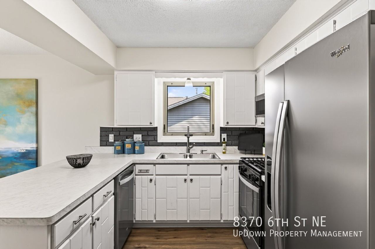8370 6th St Ne - Photo 6 of 50