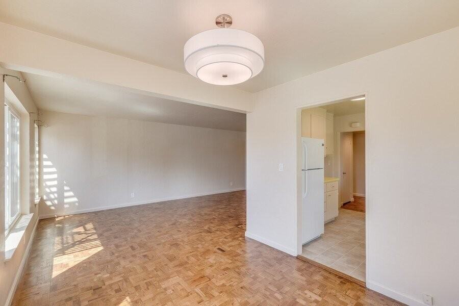 2208 Lakeshore Ave #102 - Photo 4 of 23