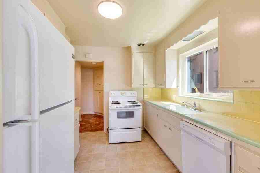 2208 Lakeshore Ave #102 - Photo 6 of 23