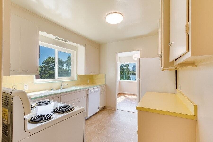 2208 Lakeshore Ave #102 - Photo 7 of 23