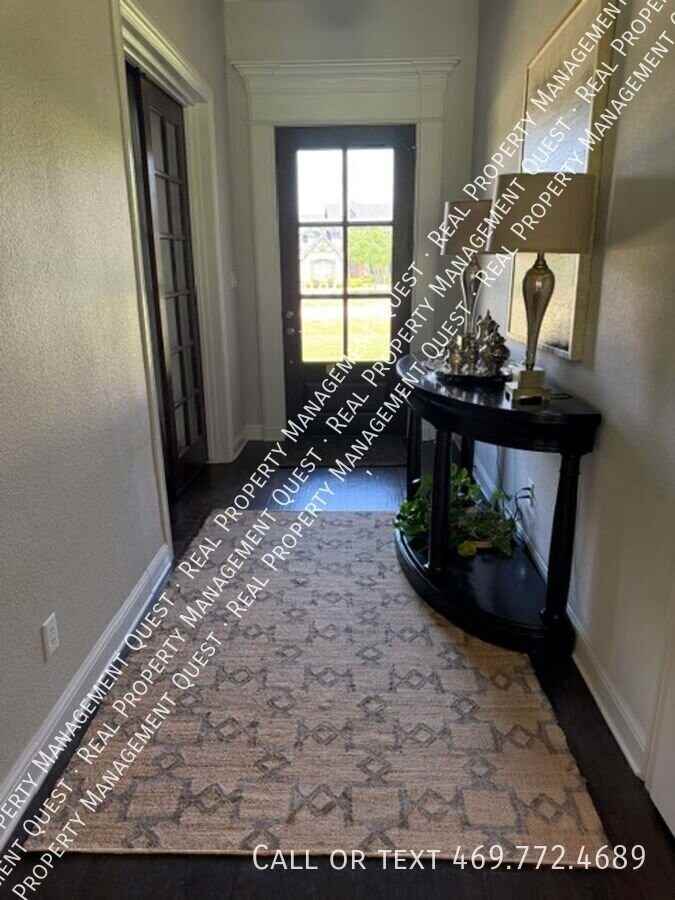 2341 Christine Ln - Photo 2 of 14
