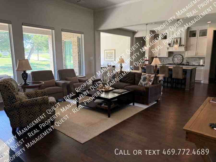 2341 Christine Ln - Photo 3 of 14