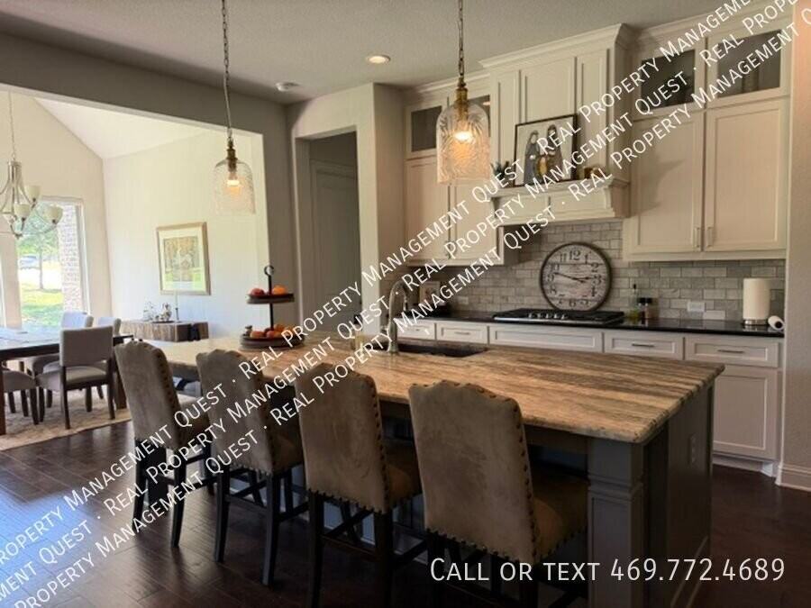 2341 Christine Ln - Photo 5 of 14