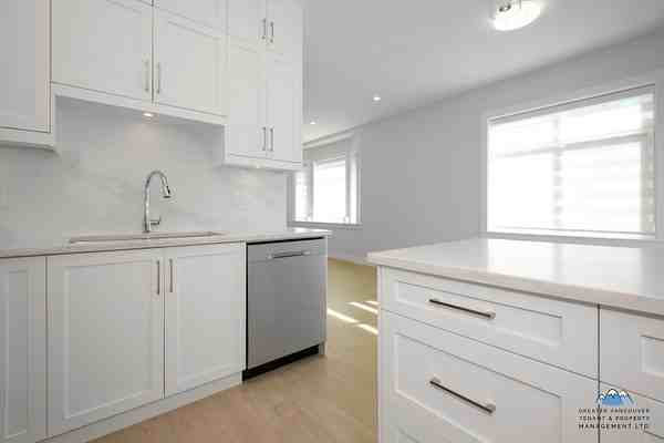 2293 Galt St - Photo 5 of 24