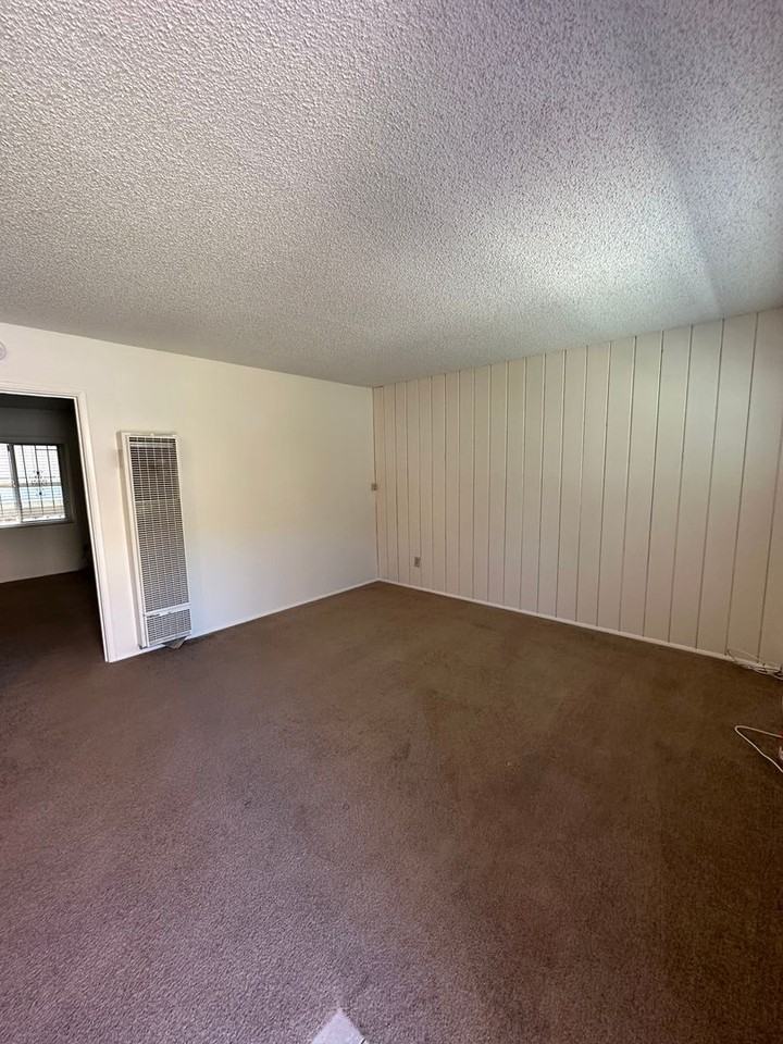 2501 Juan St - Photo 5 of 18