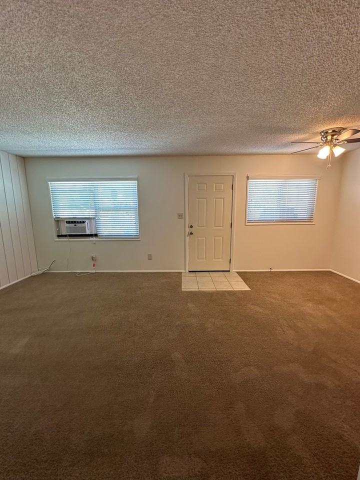 2501 Juan St - Photo 6 of 18