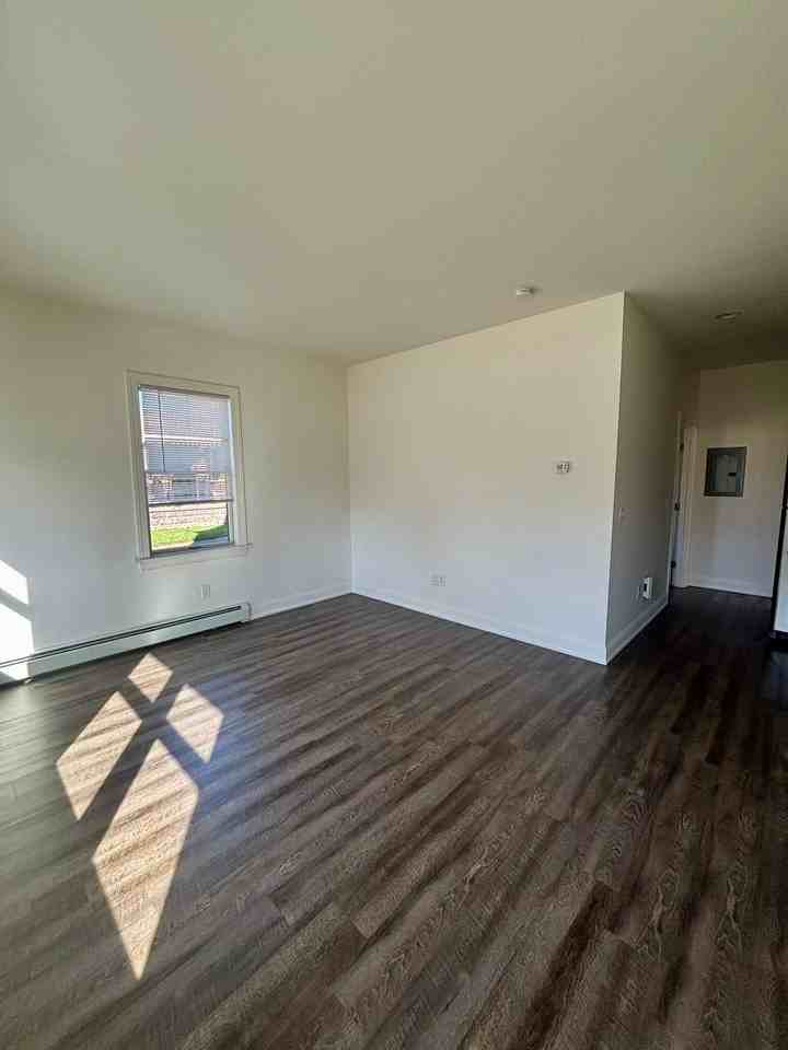 476 Terrace Blvd #1 - Photo 3 of 9