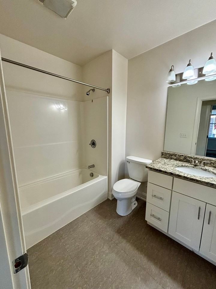 476 Terrace Blvd #1 - Photo 5 of 9