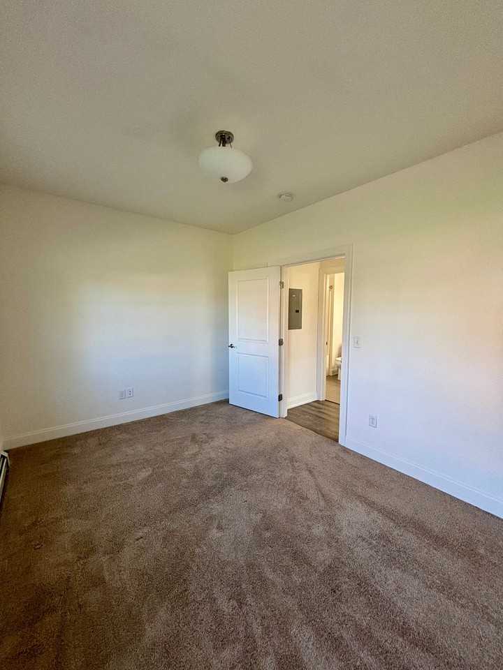 476 Terrace Blvd #1 - Photo 6 of 9