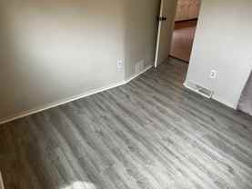 5818 W Washington St #LOWER - Photo 1 of 1
