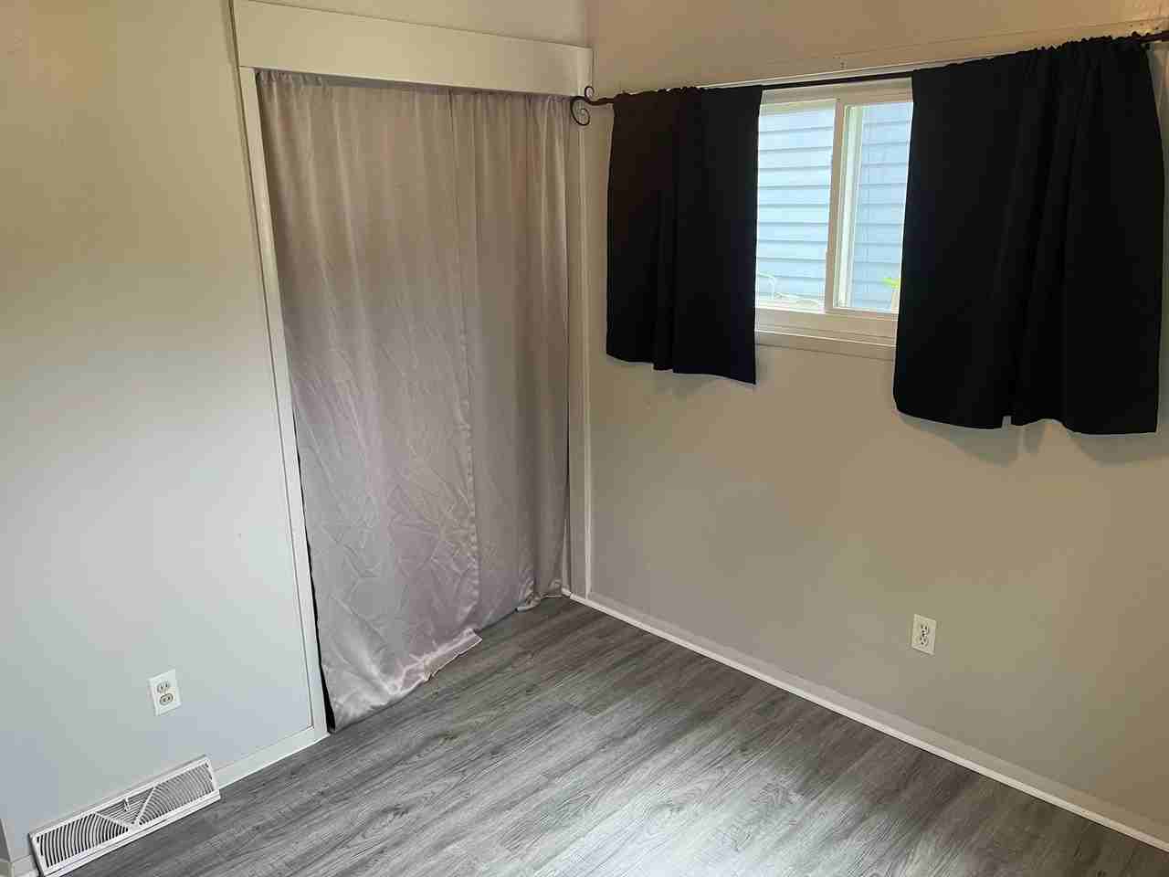 5818 W Washington St - Photo 6 of 39
