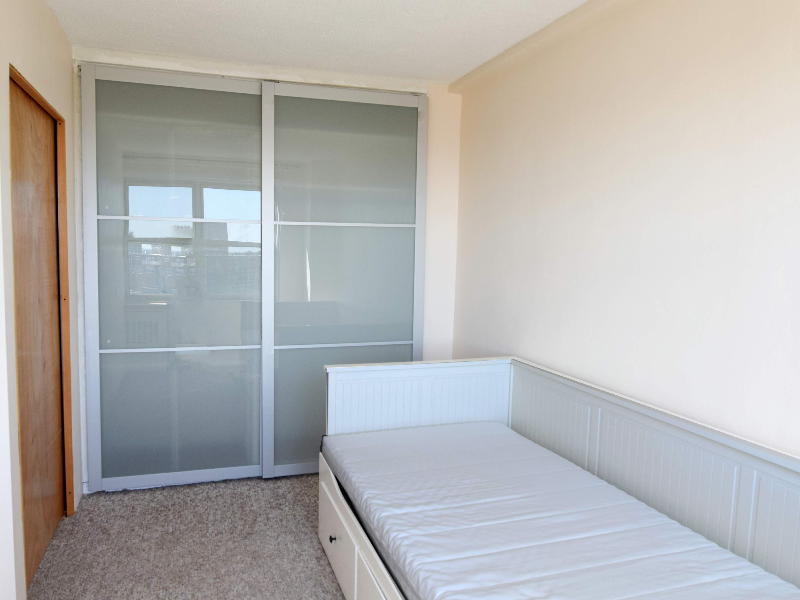 3935 Blackstone Ave #10E - Photo 6 of 11