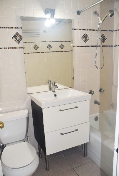 3935 Blackstone Ave #10E - Photo 7 of 11