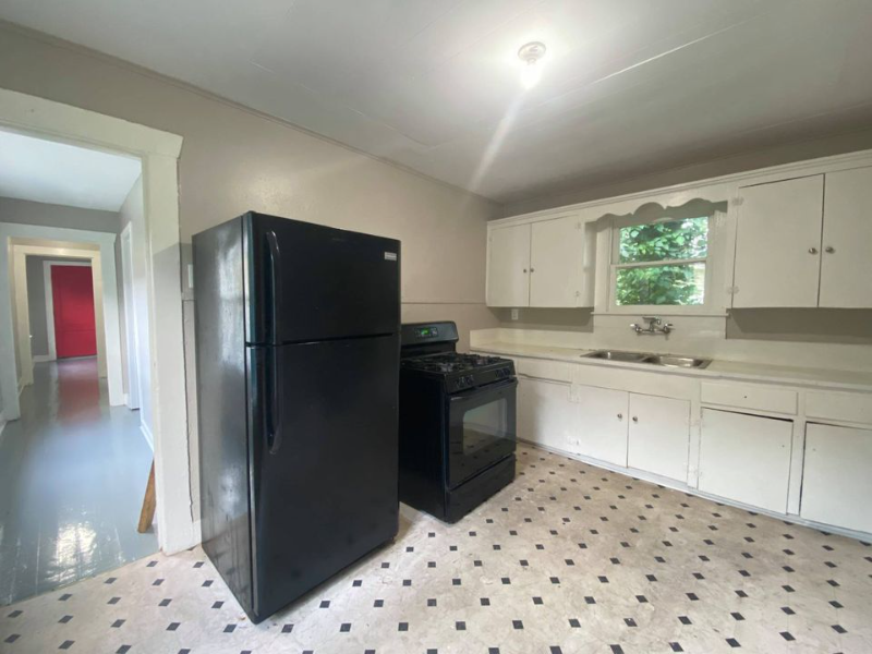 2208 Semmes St - Photo 4 of 15