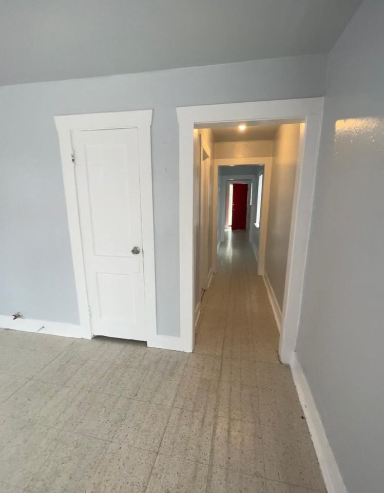 2107 Lee St - Photo 7 of 15