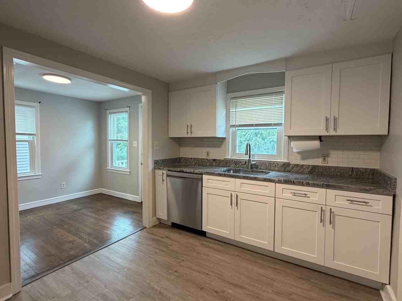 113 Brooks St - Photo 4 of 10