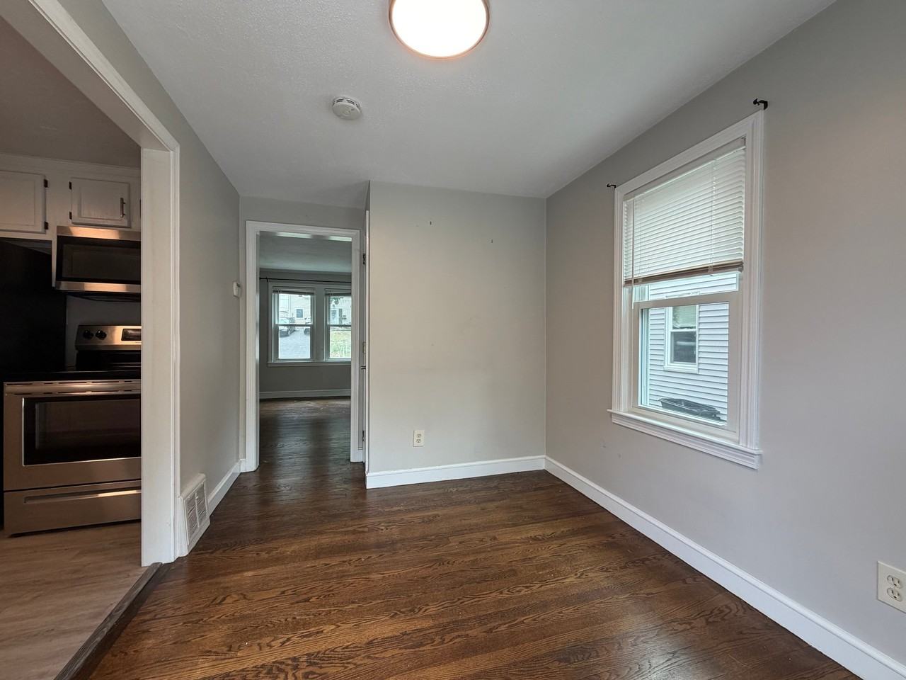 113 Brooks St - Photo 6 of 10