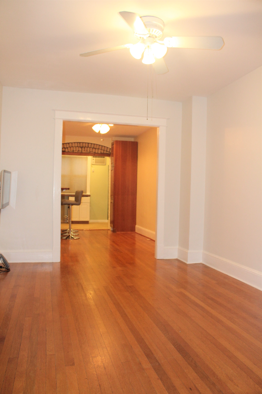 1121 Oates St Ne - Photo 4 of 29