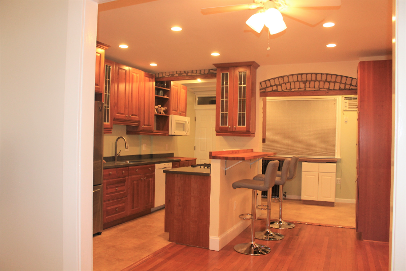 1121 Oates St Ne - Photo 6 of 29