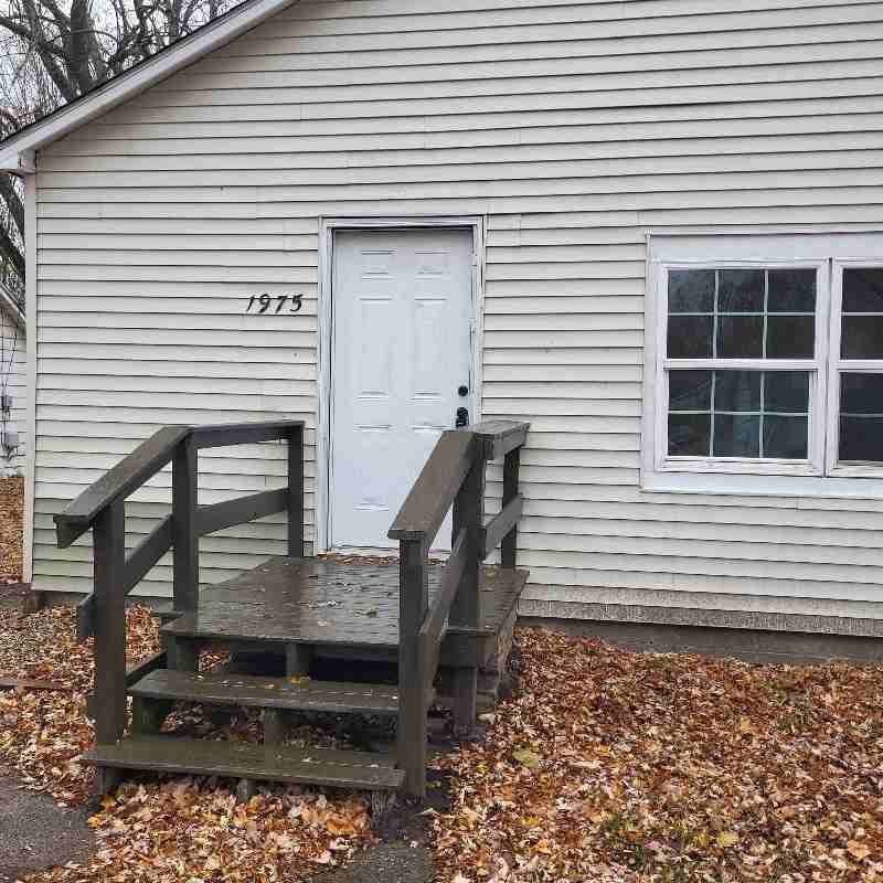 1975 Hatch Ave - Photo 2 of 12