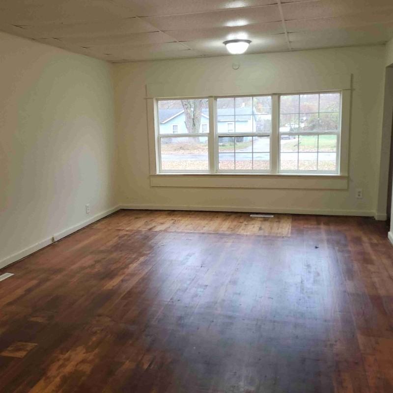 1975 Hatch Ave - Photo 3 of 12