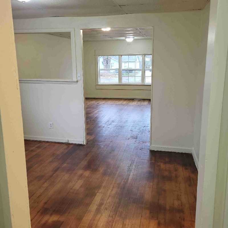 1975 Hatch Ave - Photo 4 of 12