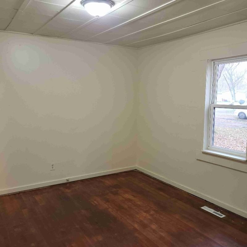 1975 Hatch Ave - Photo 7 of 12