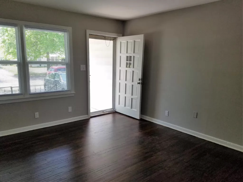 2656 S Ellis Ave - Photo 5 of 10