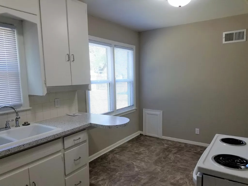 2656 S Ellis Ave - Photo 7 of 10