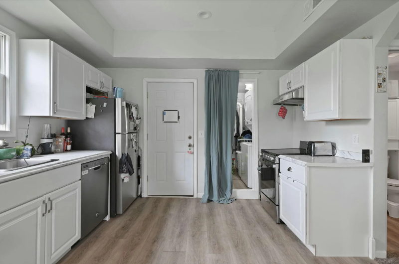 1234 S 96th St - Photo 4 of 8