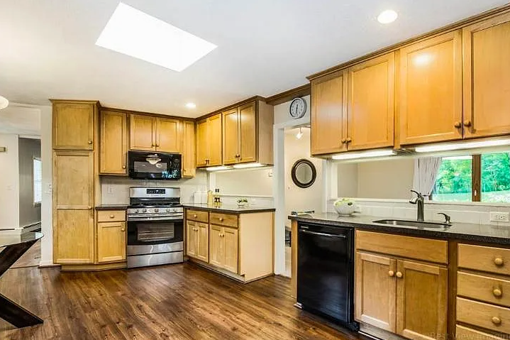 59 Munroe Rd - Photo 4 of 12