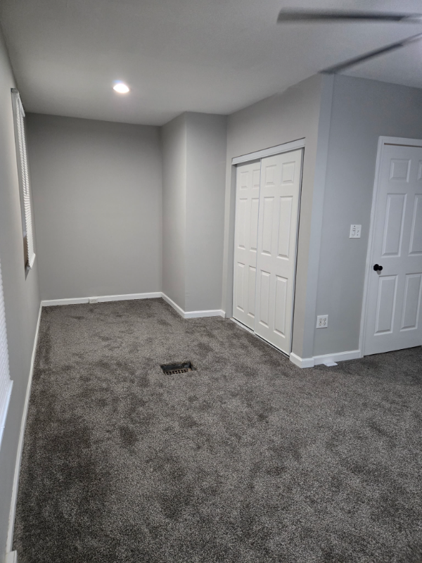 5065 Northland Ave - Photo 4 of 7