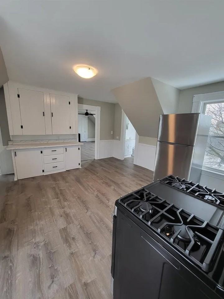 324 E High St #3 - Photo 3 of 20