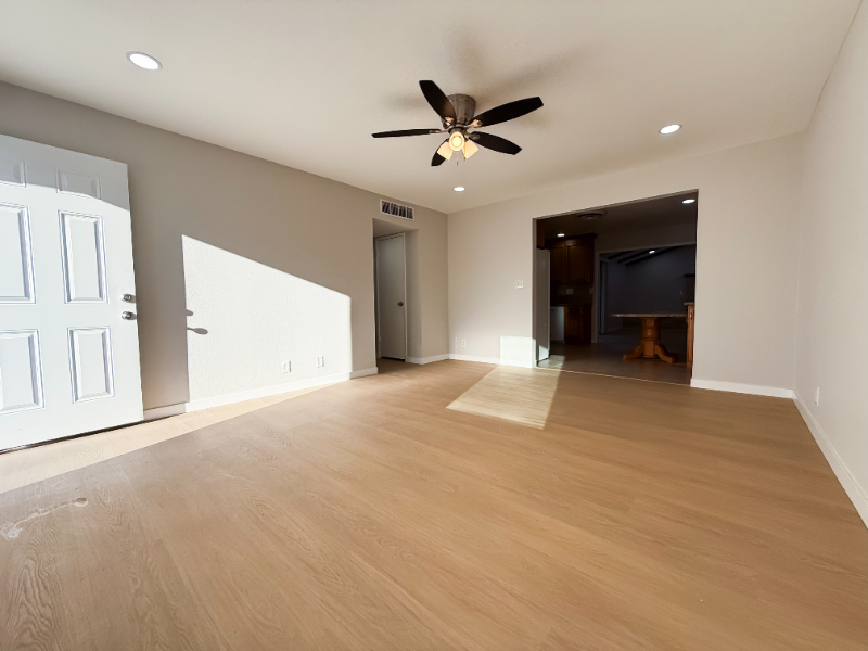 325 Dawn Ct - Photo 4 of 19