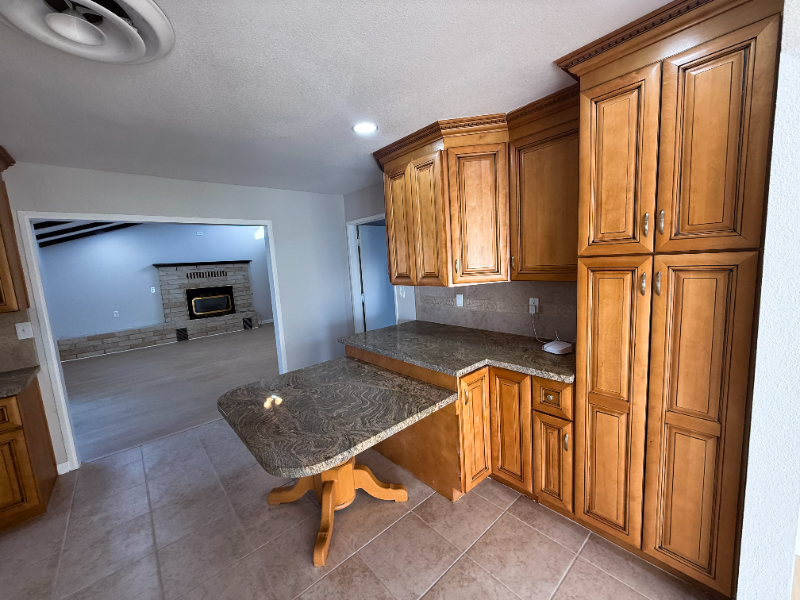 325 Dawn Ct - Photo 5 of 19