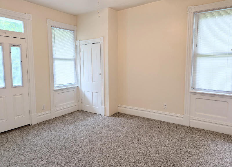 1807 11th St - Photo 5 of 16