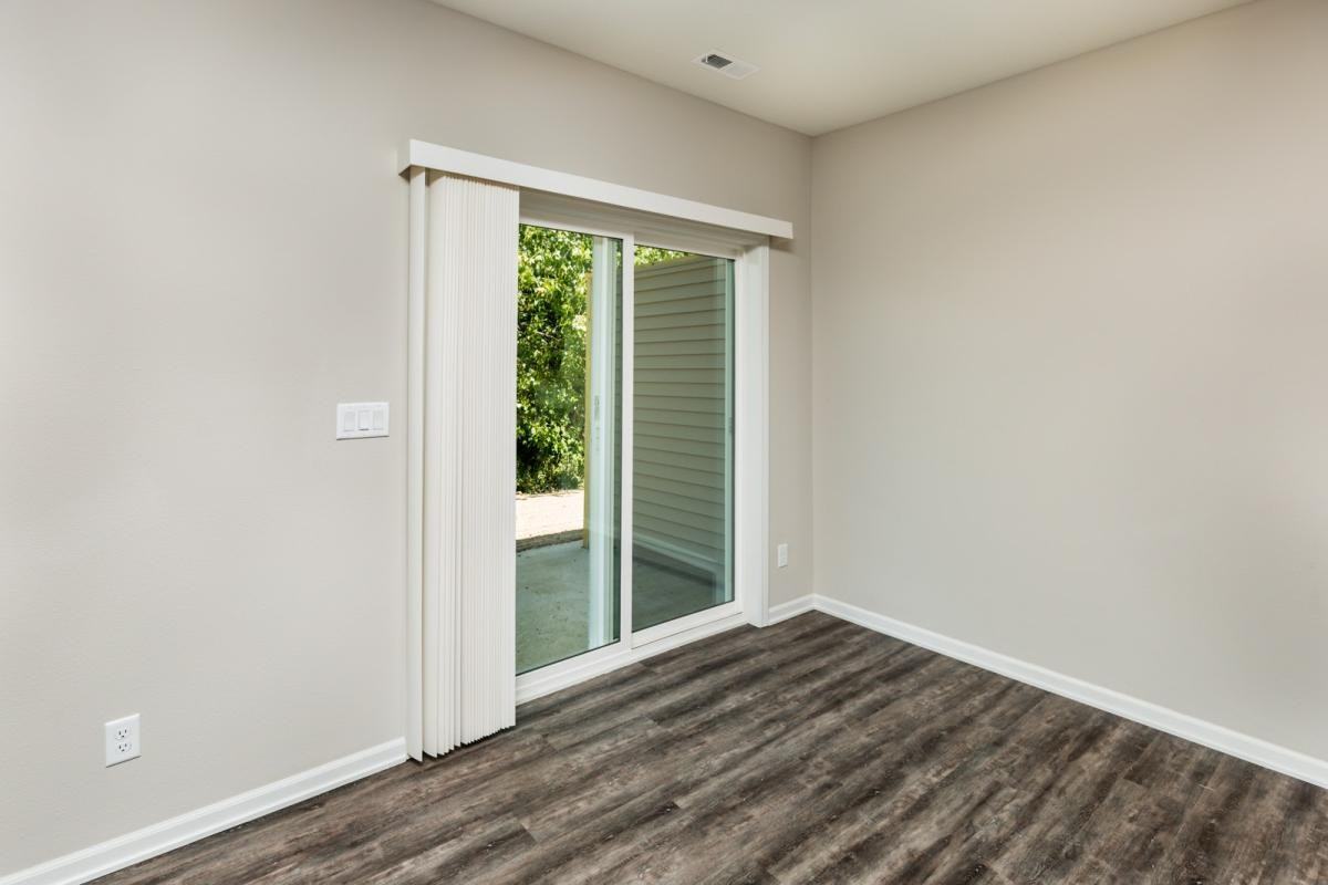 913 Southeast 10th Lane - Photo 6 of 15