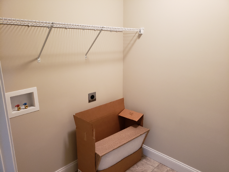 503 Holladay Rd - Photo 3 of 11