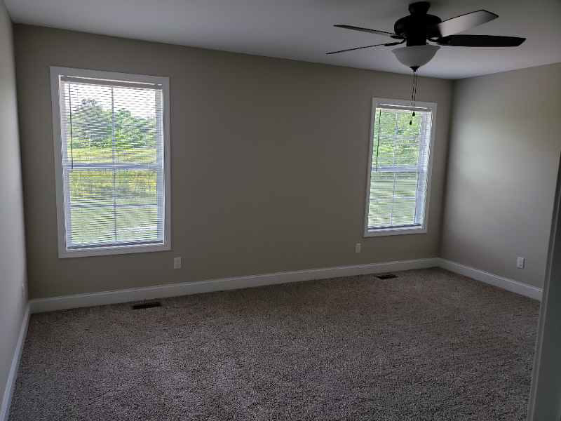 503 Holladay Rd - Photo 4 of 11