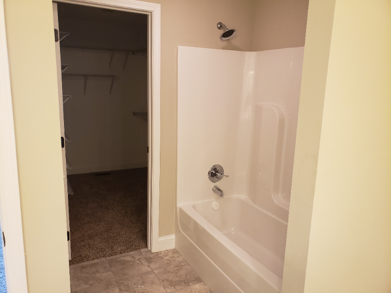 503 Holladay Rd - Photo 6 of 11