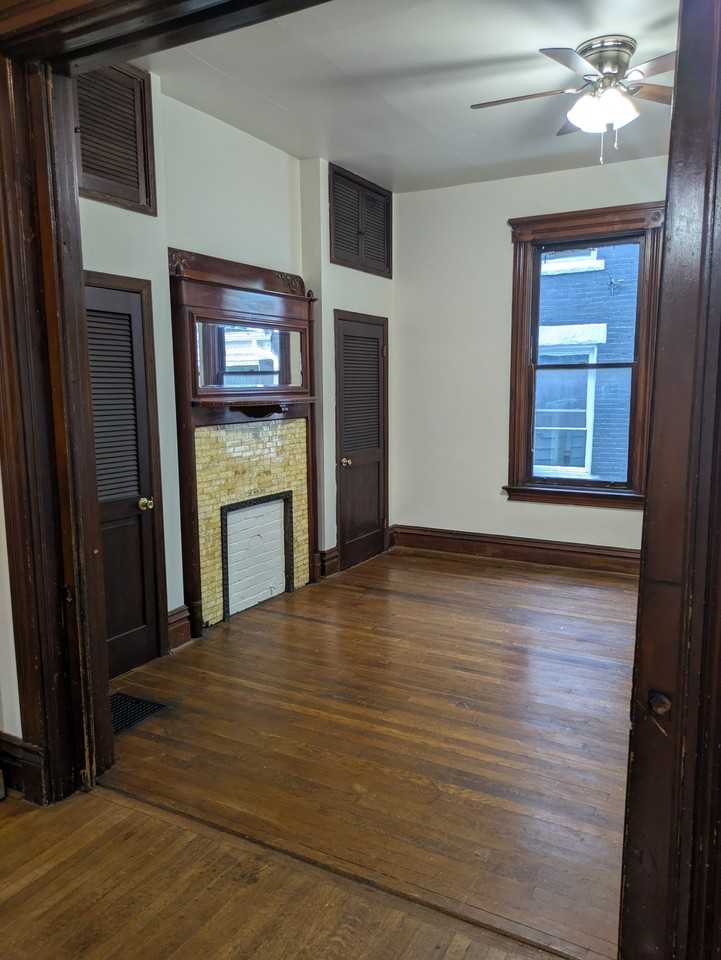 315 E Swissvale Ave - Photo 3 of 17
