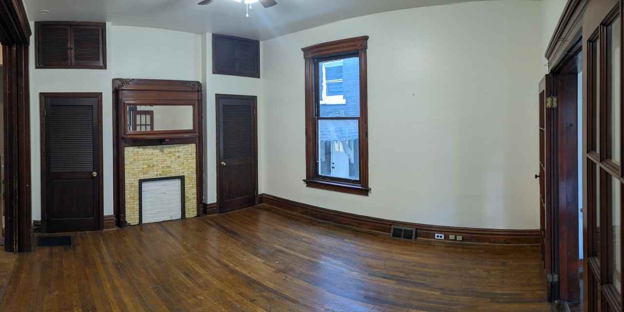 315 E Swissvale Ave - Photo 5 of 17