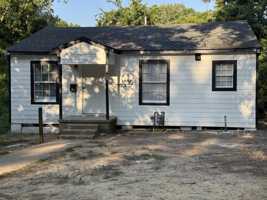 featured image of 1836 Cook St