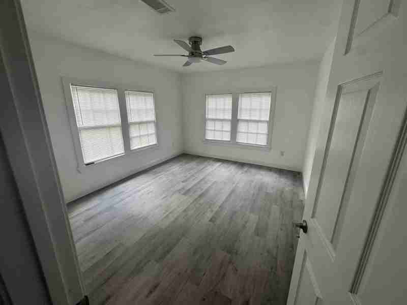 1836 Cook St - Photo 7 of 12