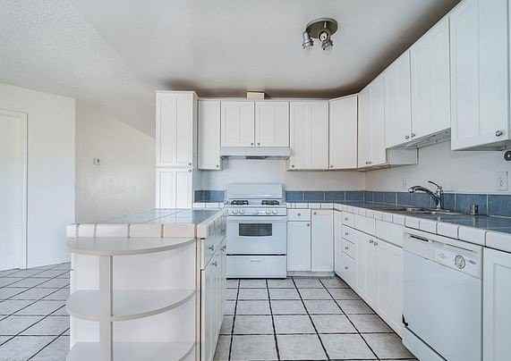 1409 W College Ave - Photo 7 of 21