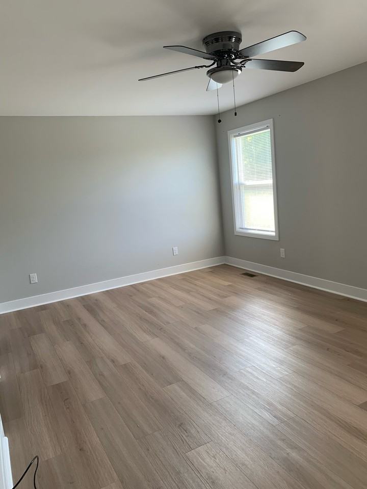 303 Robert M Green Dr - Photo 3 of 14