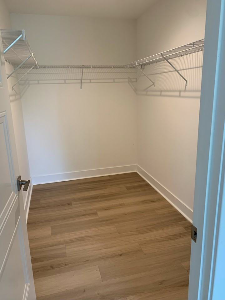 303 Robert M Green Dr - Photo 4 of 14