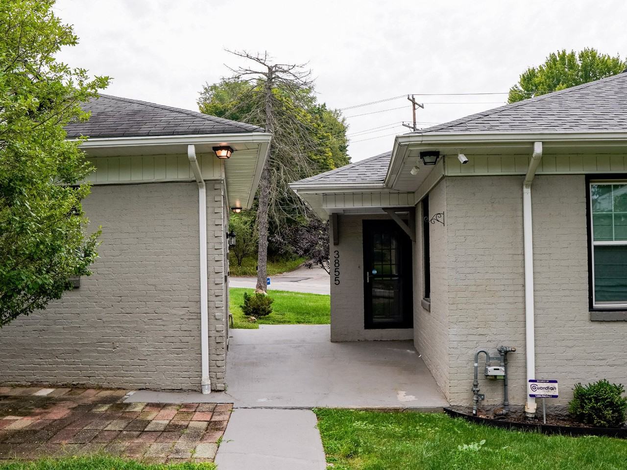 3855 Mount Royal Blvd - Photo 5 of 22